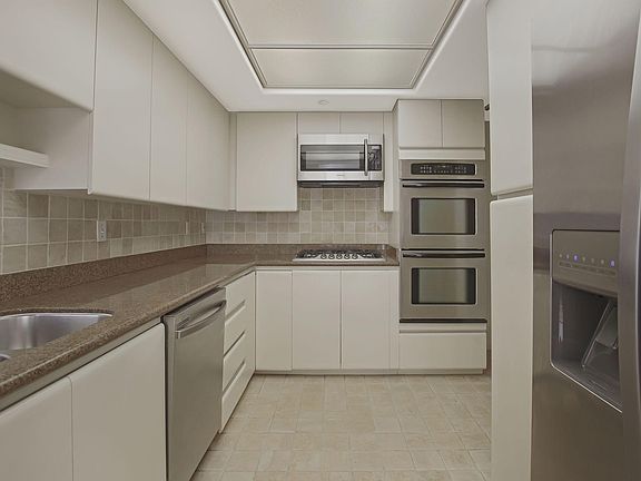 5th image of 11855 Goshen Ave APT 206