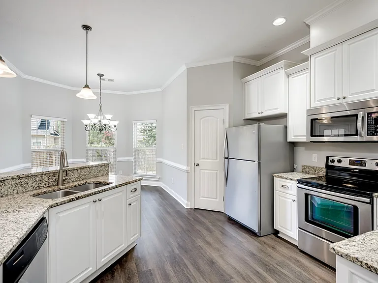 812 Paisley Ln — Photo 11