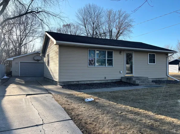 940 17th St, Granite Falls, MN 56241