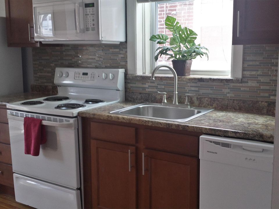 1st image of 4960A Odell St