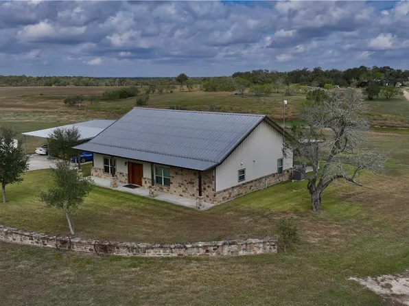 27 Stehle Rd, Victoria, TX 77905