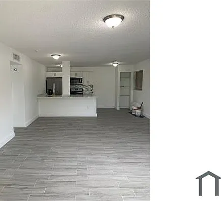 4121 Stirling Rd #401 — Photo 1