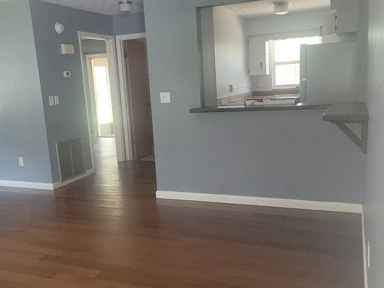 216 F St — Photo 3