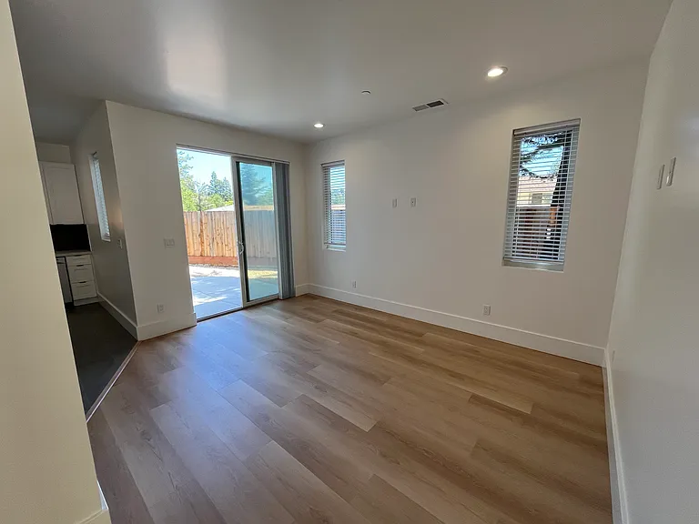 414 Grace Way — Photo 5