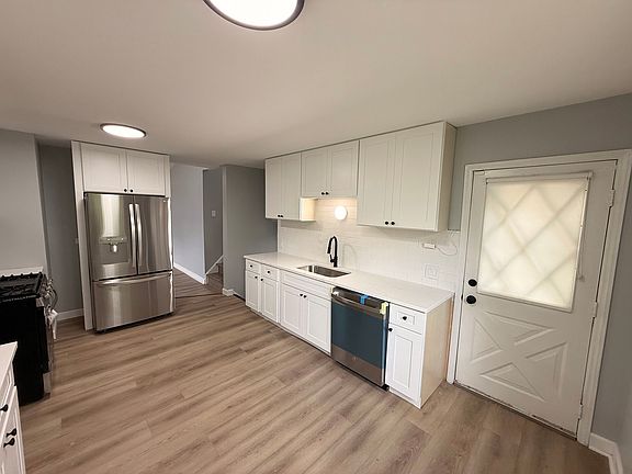 4th image of 4340 Mayfair Ct