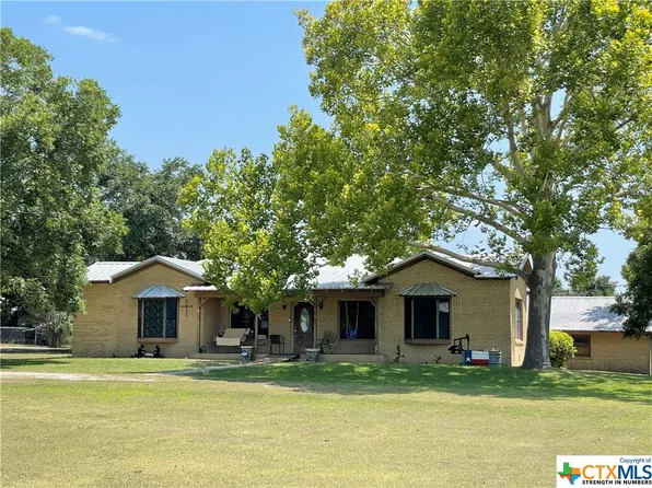 4739 State Highway 119, Weesatche, TX 77993