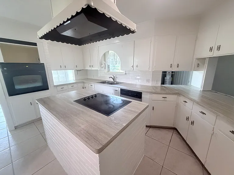 5990 N Circuit Dr — Photo 8
