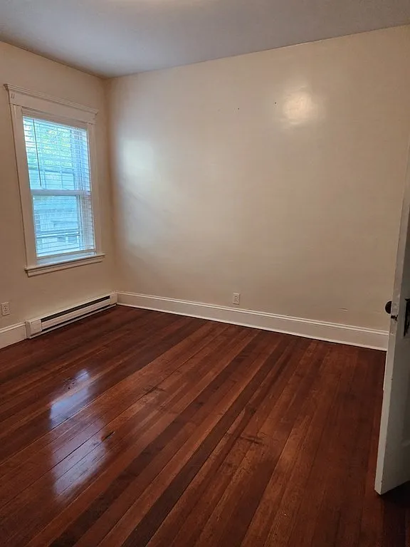 2 bed, 1.0 bath, 1250 sqft, $2,827 — Photo 2