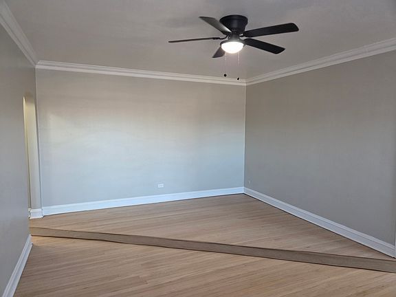 3rd image of 2559 Flossmoor Rd APT 304