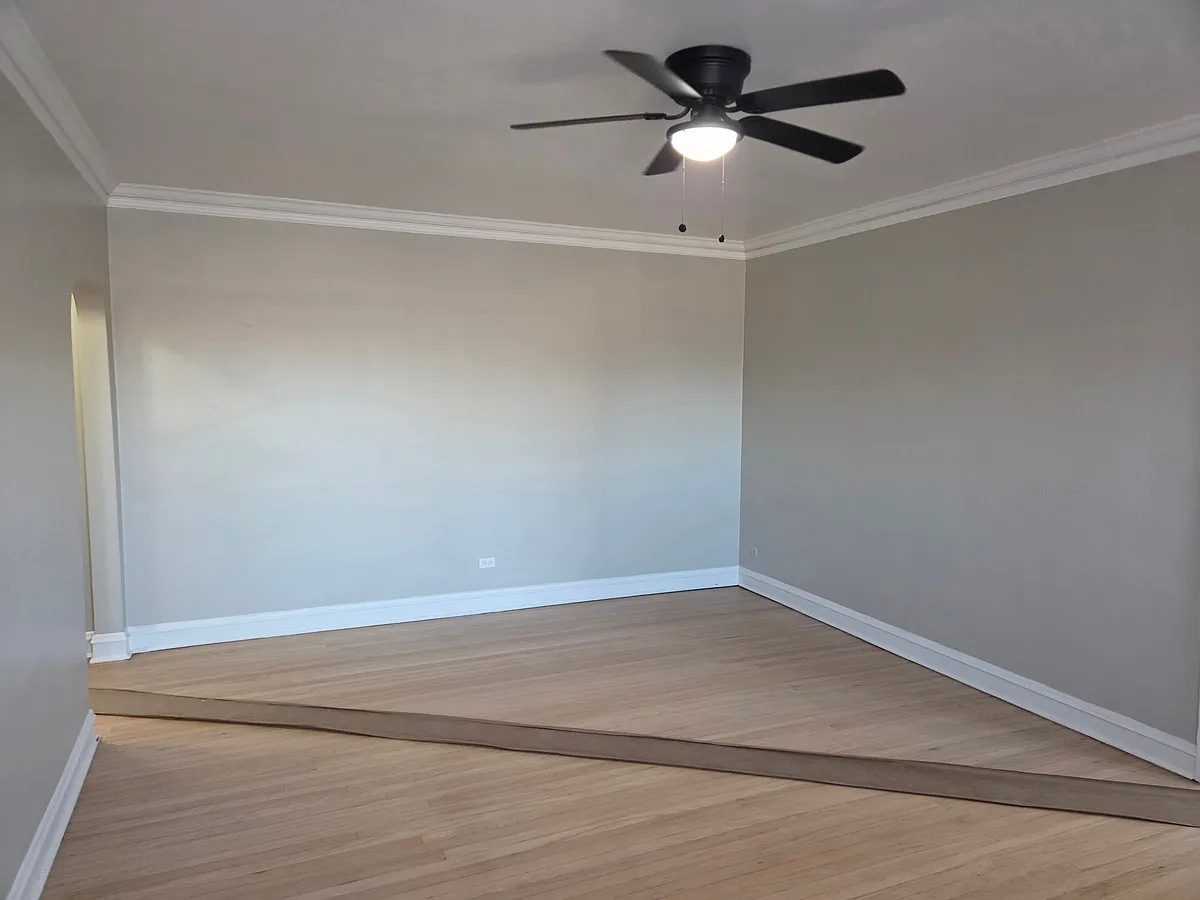 Building Photo - 2559 Flossmoor Rd #304