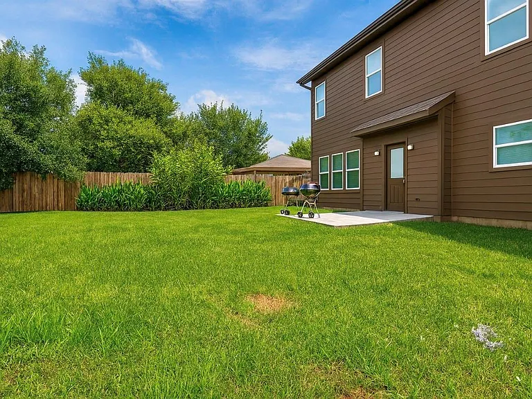 3510 Oleander Ave — Photo 35