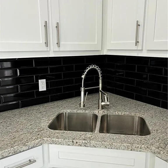 1012 N Clarence Ave #3 — Photo 6