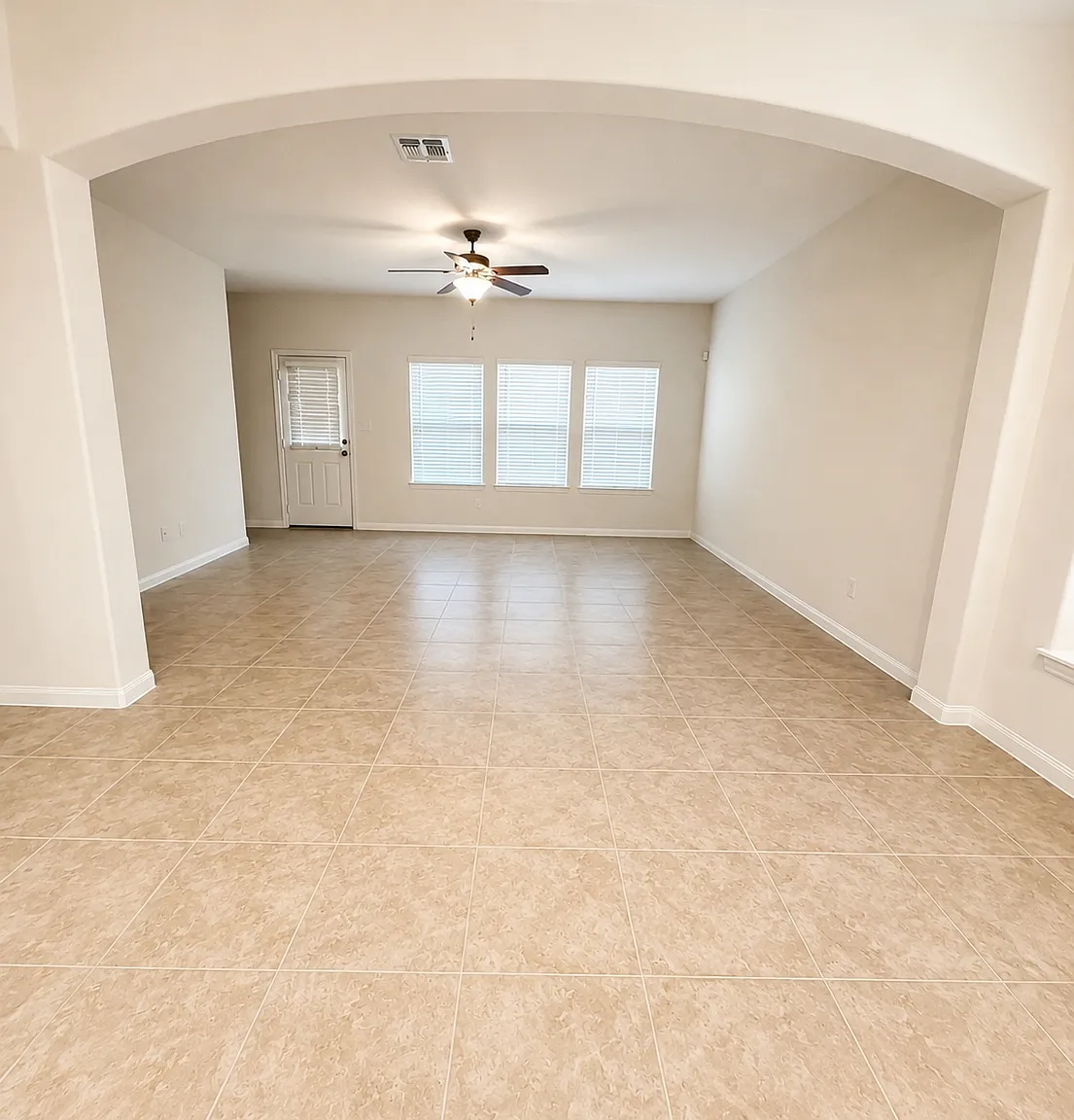 3 bed, 1544 sqft, $2,000 — Photo 4
