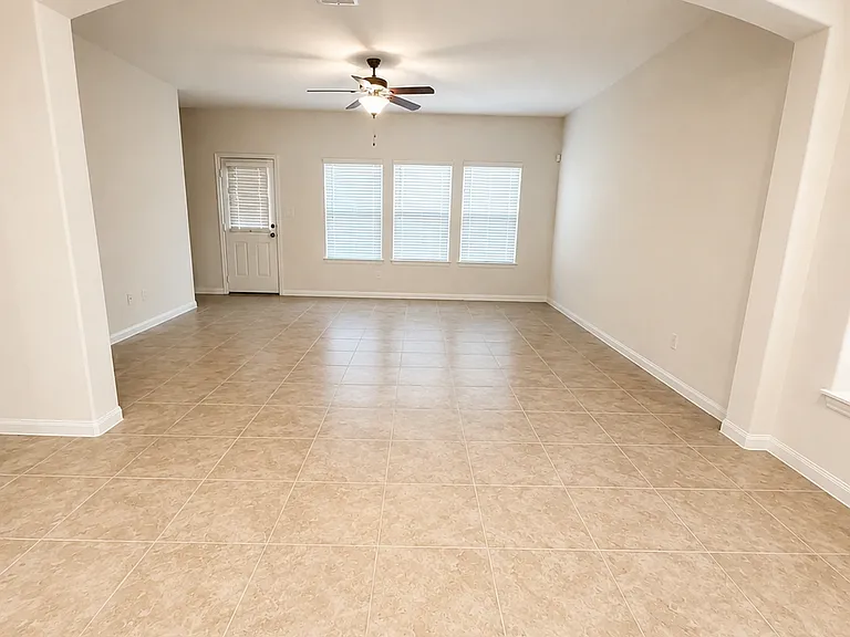 369 Shale Cir — Photo 3
