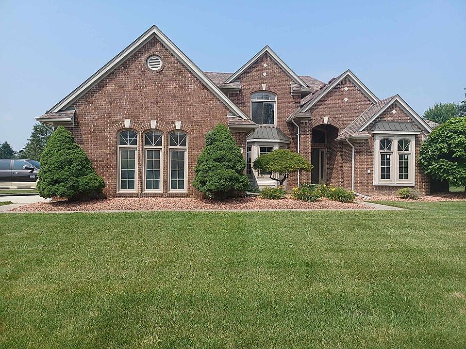 1st image of 43639 Hoptree Dr