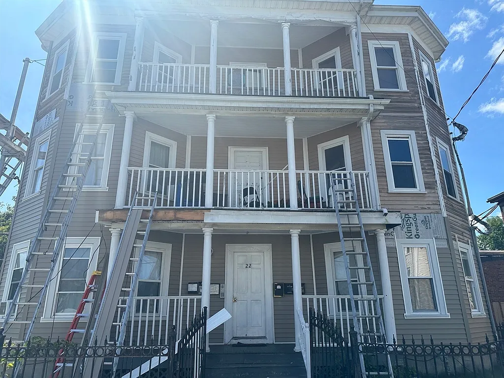 2 bed, 1.0 bath, 1000 sqft, $2,300 — Photo 3