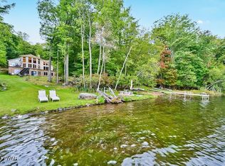 174 Fawn Lake Dr, Hawley, PA 18428