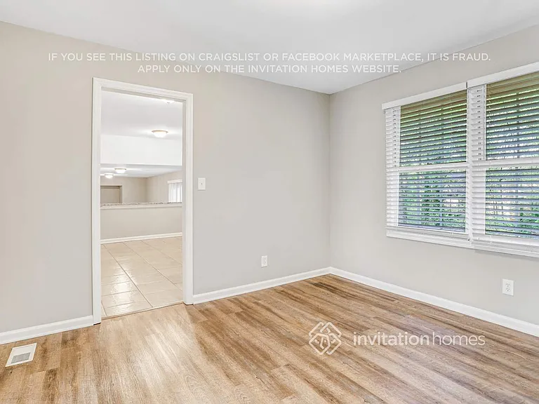 2339 Chevy Chase Ln — Photo 14