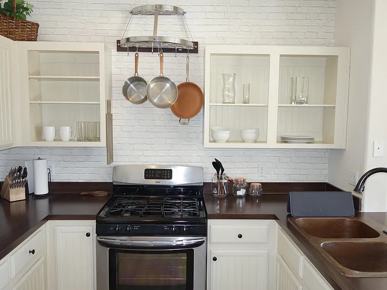 2305 W Horizon Ridge Pkwy #1323-1-1 — Photo 15