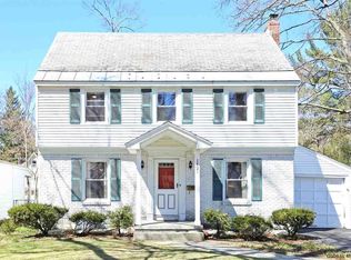 1421 Valencia Rd, Niskayuna, NY 12309