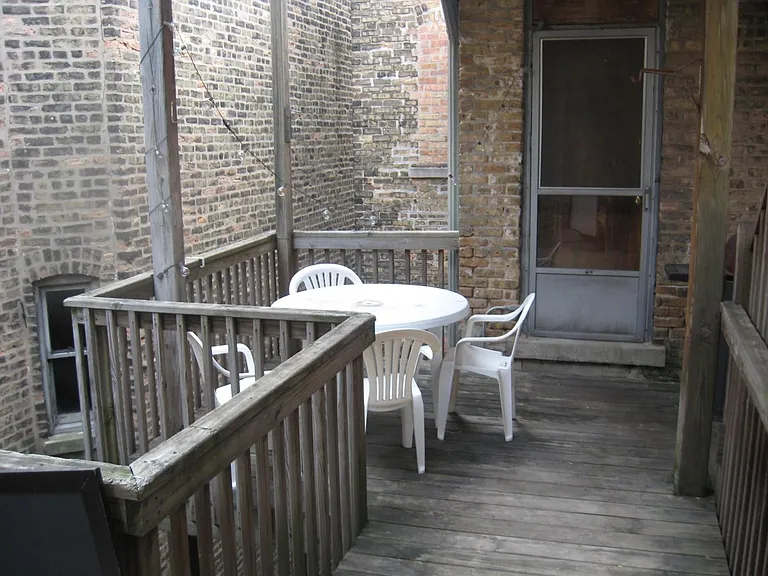 W Waveland Ave — Photo 9