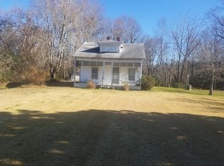 348 N Main St, Kilmarnock, VA 22482