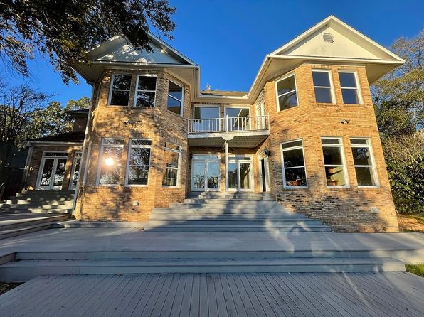 8 Bayou Pl