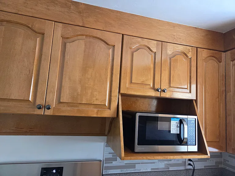 New Vissani microwave, provided free of charge