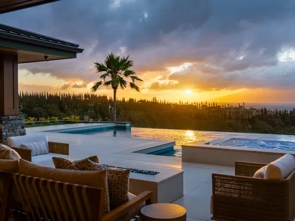 210 Naio Pl, Lahaina, HI 96761