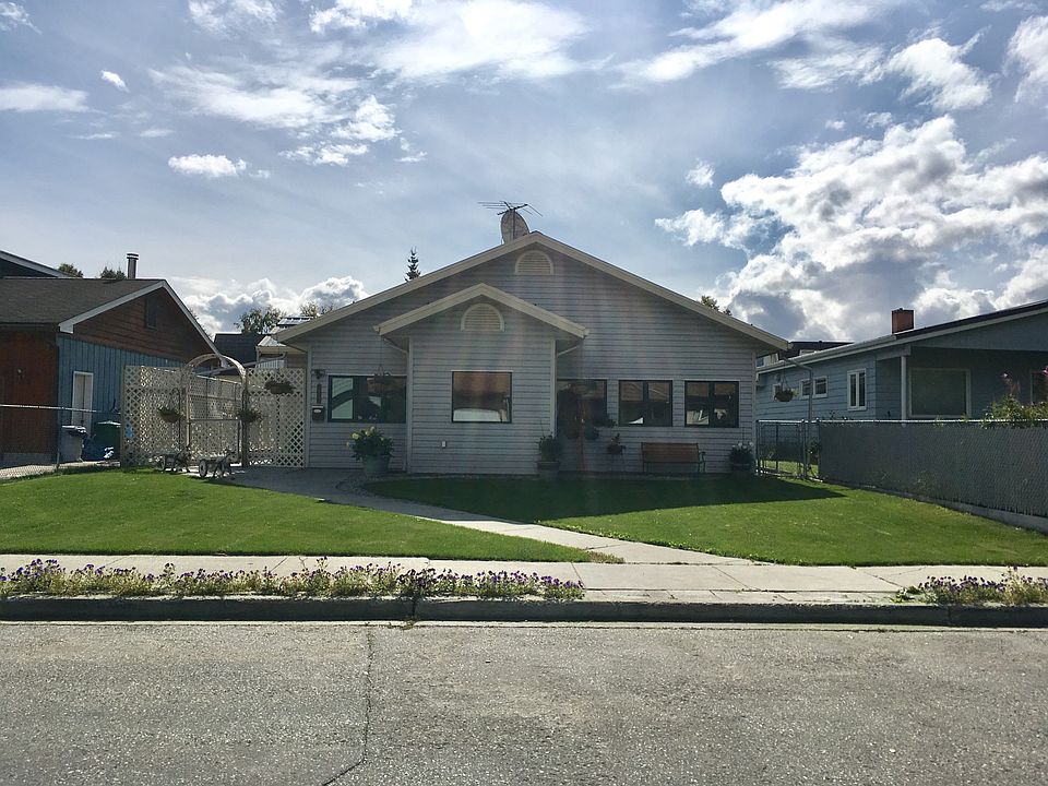 1st image of 655 9th Ave