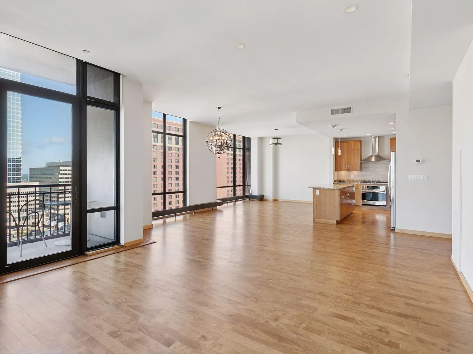 2 bed, 2.0 bath, 1995 sqft, $3,895 — Photo 1