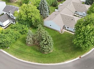 762 Lake Ridge Dr, Woodbury, MN 55129