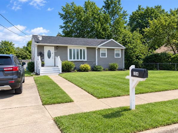 104 Woodpecker Rd