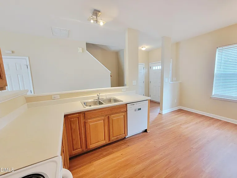 8327 Glenwood Springs Ct — Photo 10