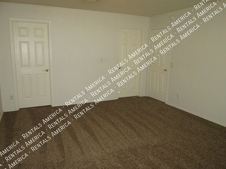 144 S Mulberry St — Photo 20