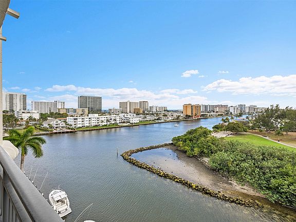 2nd image of 2880 NE 14th Street Causeway #710