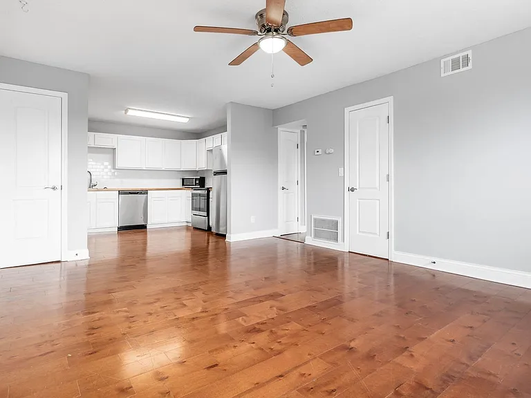 1580 E Mound St — Photo 27