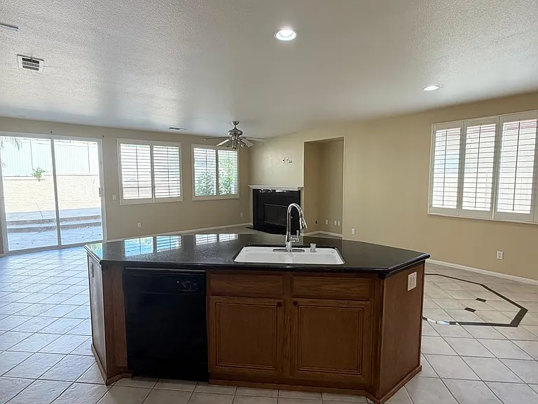 511 Paseo Burga — Photo 7