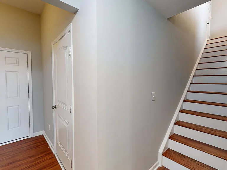 10612 Kempsford Dr — Photo 26