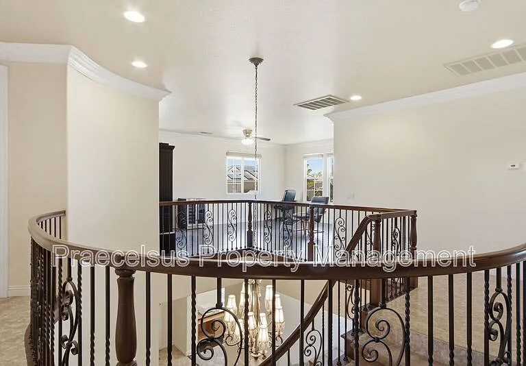 2792 Camphor Ct — Photo 9