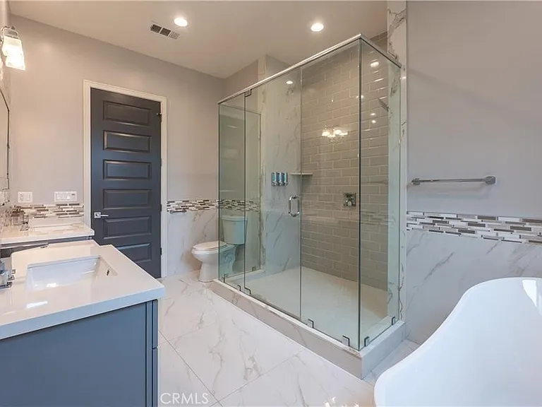 6940 Peach Ave — Photo 39