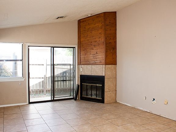 2nd image of 6830 NW Willow Springs Dr