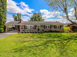 609 Southview Dr, Johnson City, TN 37601