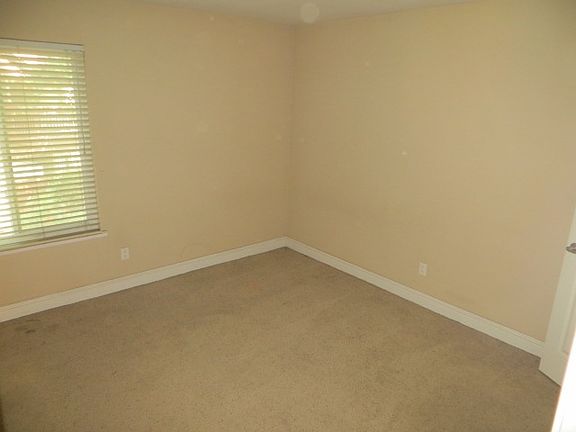 4th image of 2909 E Huntington Blvd #240
