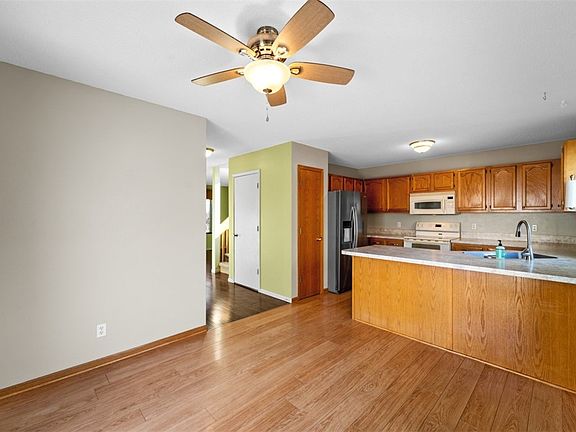 4th image of 250 Becky Lynn Blvd