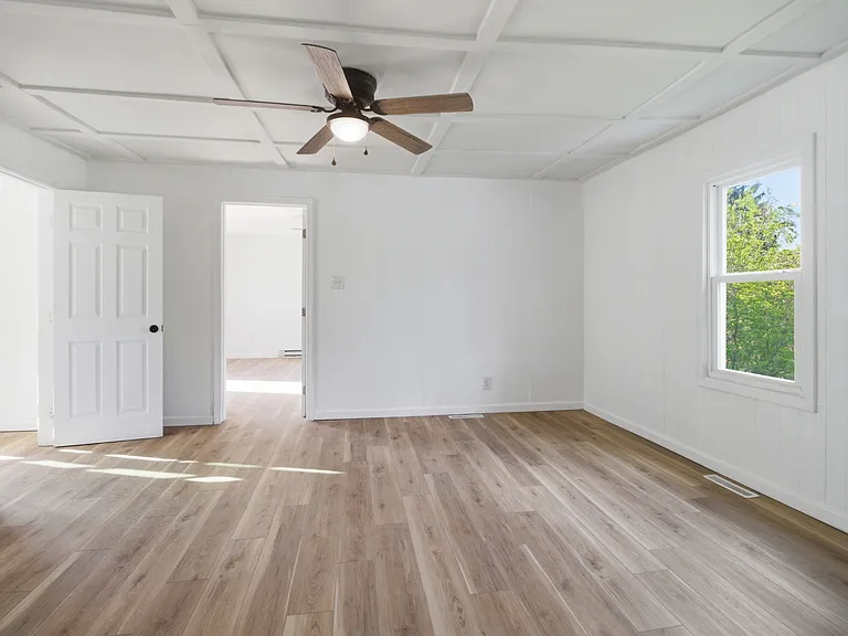 318 McClure St — Photo 8