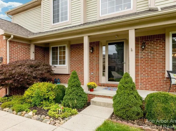 381 Fairways Ln, Chelsea, MI 48118