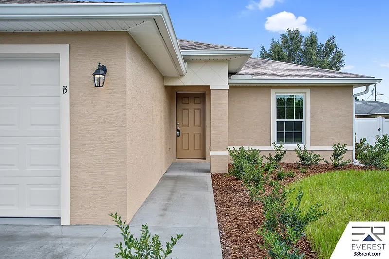 3 bed, 2.0 bath, 1677 sqft, $1,700 — Photo 3