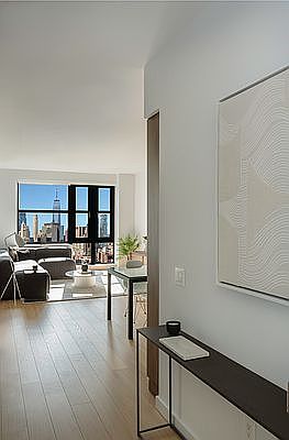 5th image of 171 Suffolk St Penthouse 2A