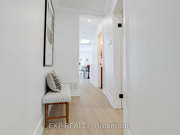 146 Hanson St — Photo 10